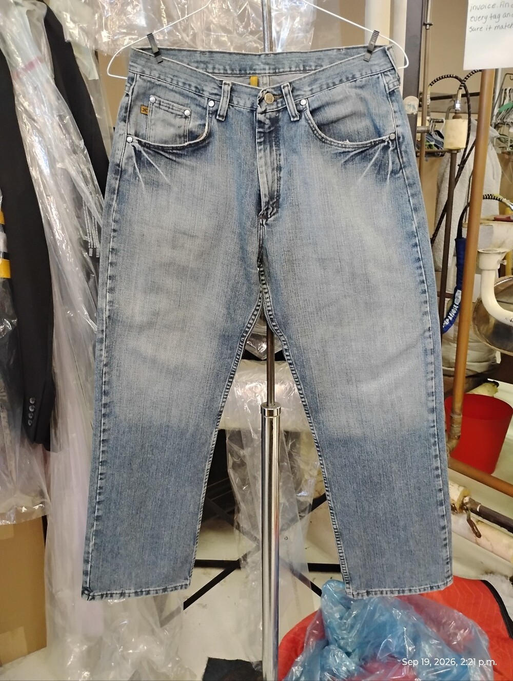 Relaxed Fit Men’s Jeans in Medium Blue - 34 x 32